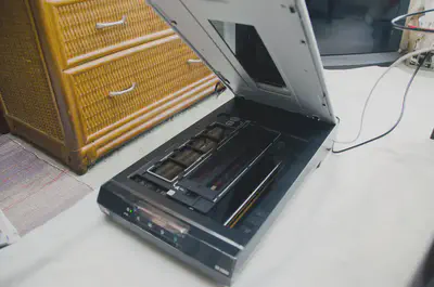 フィルムホルダーをEPSON GT-X830の原稿台にセットした状態